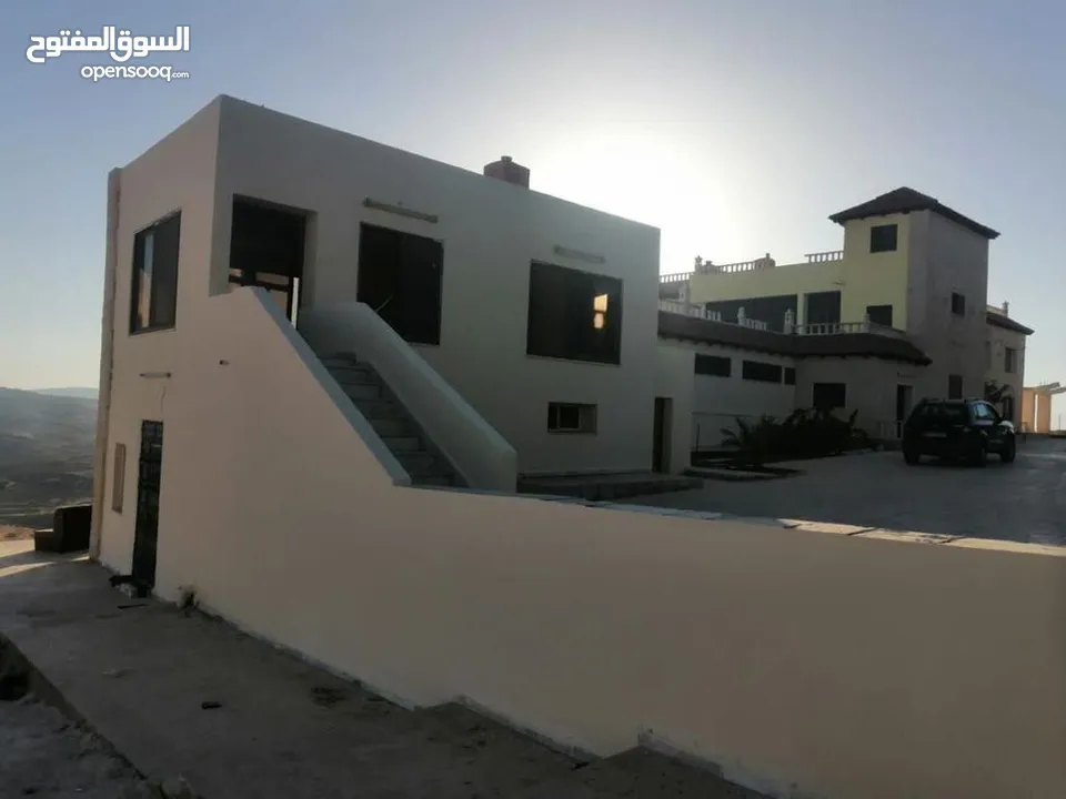 قصر على أعلى نقطة خربة الطوي على 10 دنمات