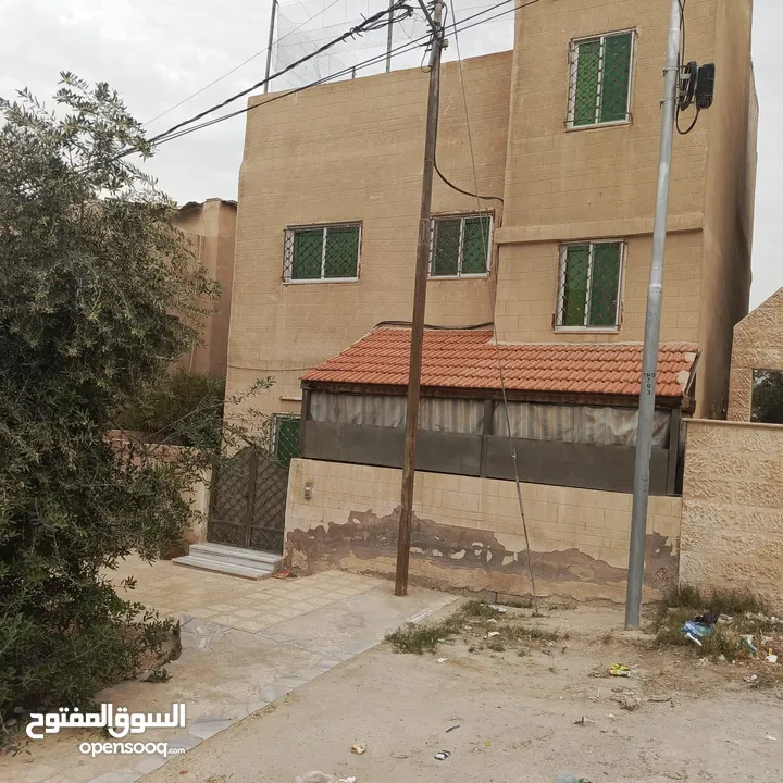 منزل للبيع في الزرقاء جبل طارق