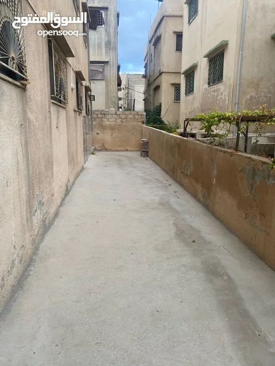 غرفة للايجار سكن طالبة أو سيدة عاملة شامل جميع الفواتير الكهرباء و الماء و الانترنت