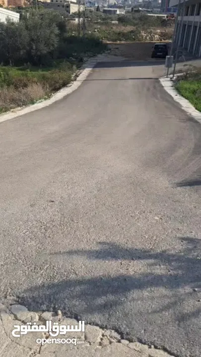 مخازن للايجار في موقع مميز