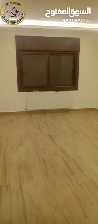 شقة مميزة للبيع بأجمل مناطق الكرسي - قرب المخابرات 210م تشطيب سوبر ديلوكس بسعر مغري