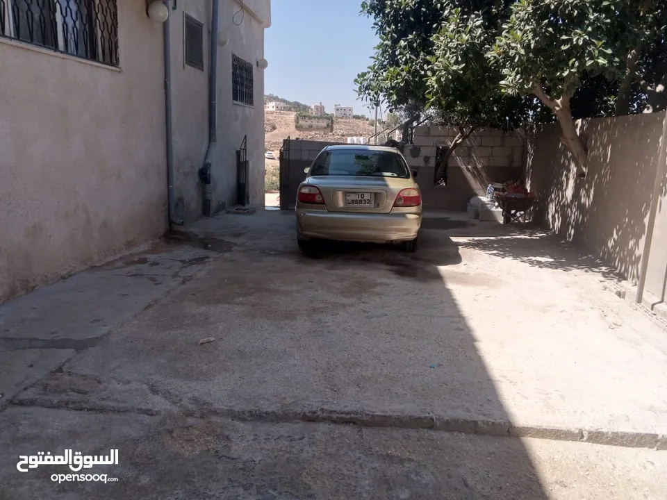 بيت طابقين للبيع في منطقة النبي هود