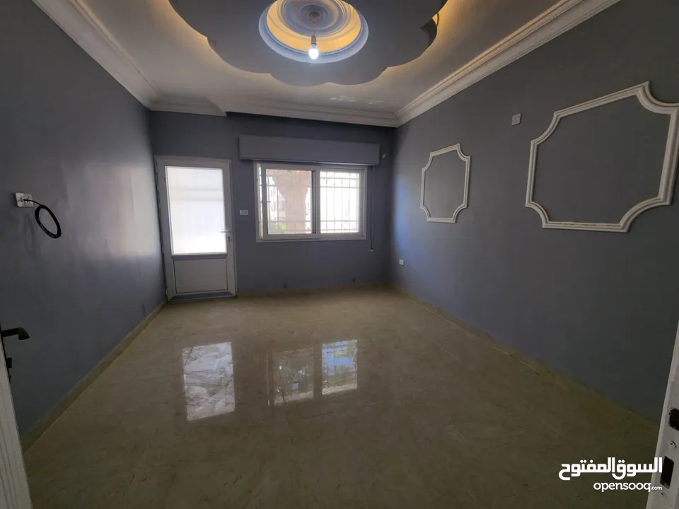 شقة طابقية فارغة للبيع في الرابية - ref : 14569