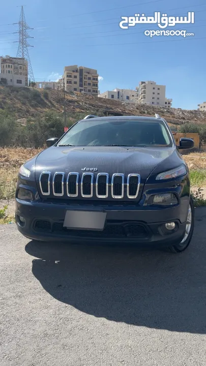 جيب شروكي موديل 2014 بحالة الوكالة للبيع  اوللبدل على سيارة احدث
