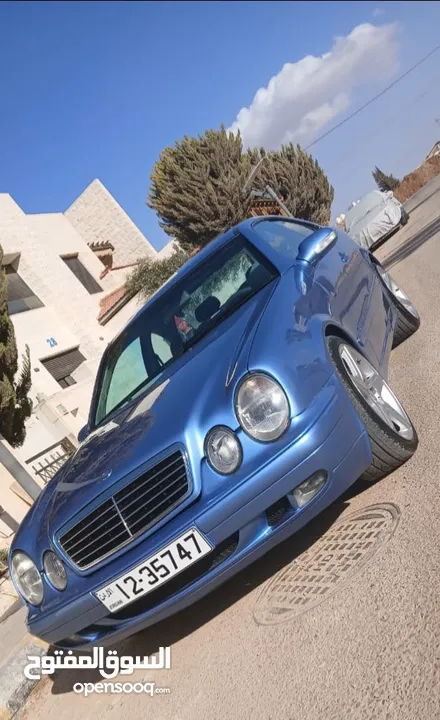 مارسيدس بنز clk ايفنجارد 2001 بحالة الوكاله