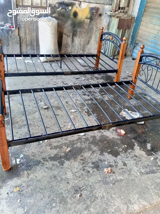 تخت حديد عدد 2 للبيع