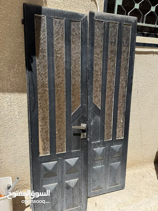 باب حديد كامل مع الحلق ثقيل جدًا تفصيل