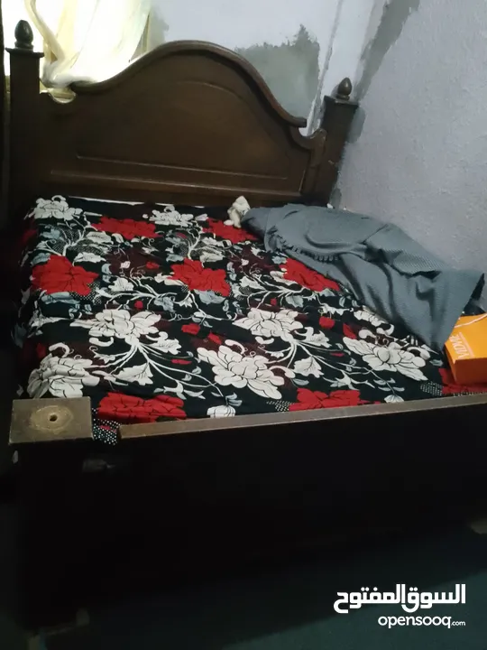 غرفة نوم مستعمل بحاله جيده