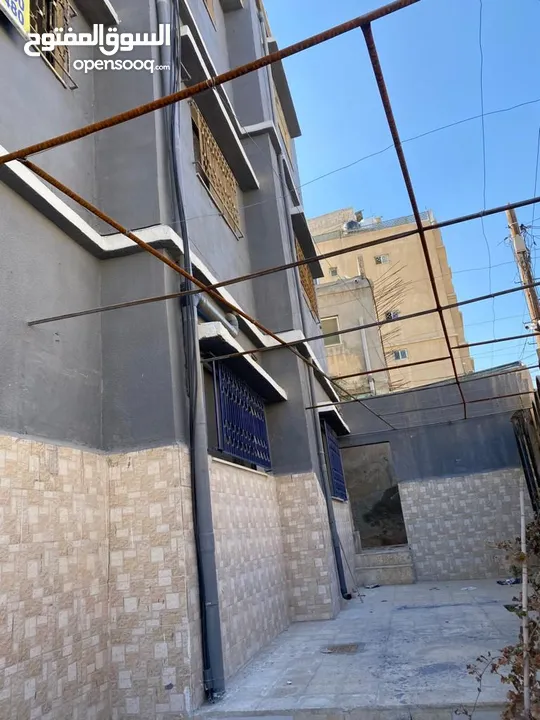 عماره سكنية للبيع في حي الأمير محمد مقابل جمعية أهالي عقربا   مساحة الشقة 120 متر مربع  عدد الشقق 6