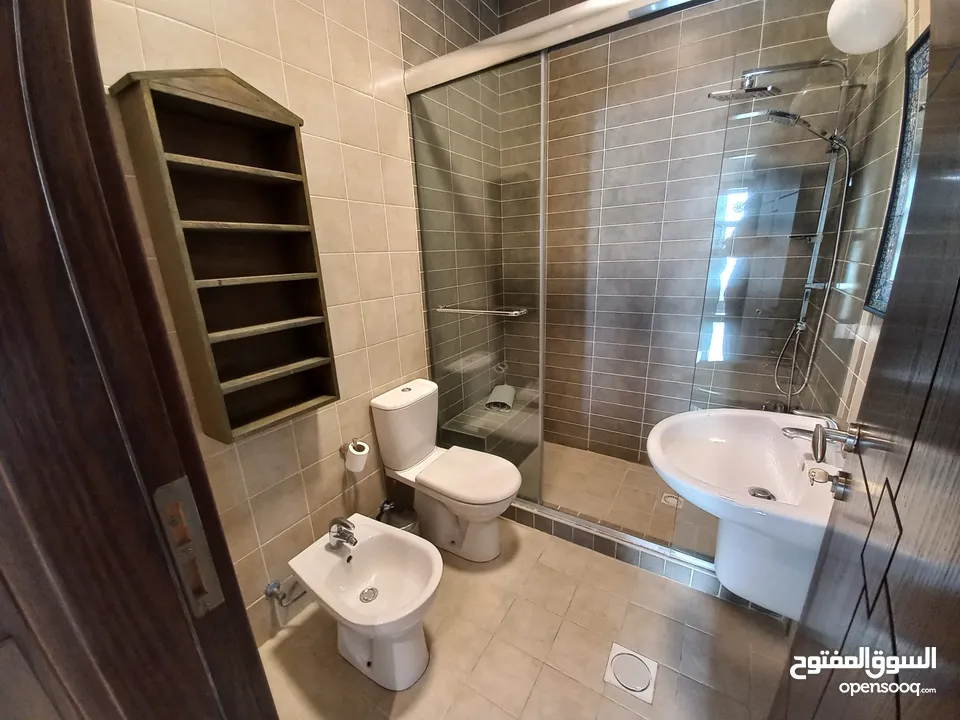 شقه للايجار في وسط عبدون ( Property 36292 )-174882245