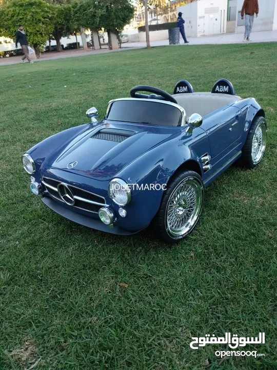 La voiture Mercedes Classic 300