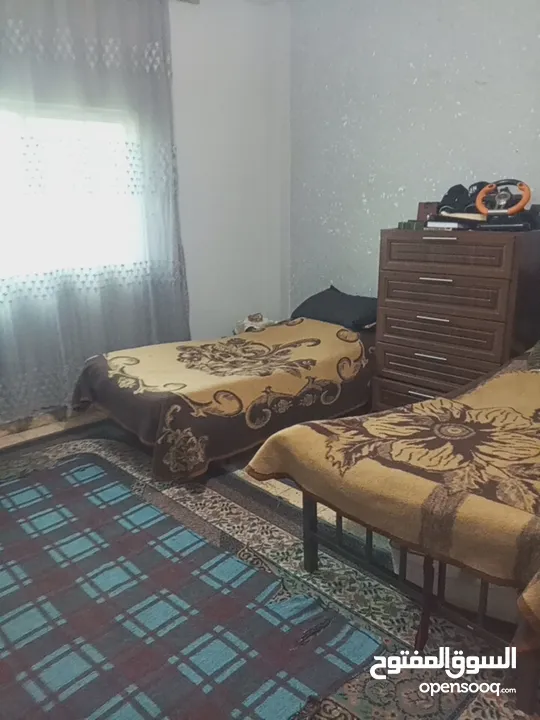 شقتين للبيع مقابل بعض كوشان واحد  الأولي ثلاث غرف نوم من ضمنهم الماستر حمامين صاله كرادور برنده مطبخ