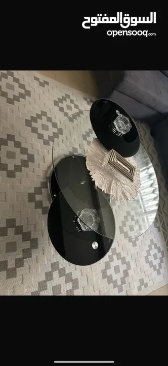 طاولة نص فاخرة بسعر مميز