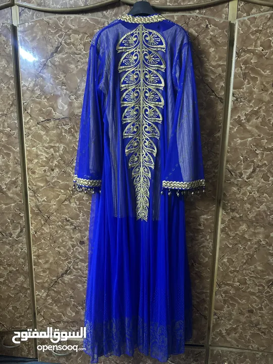 ثوب نيلي ملبوس ساعتين