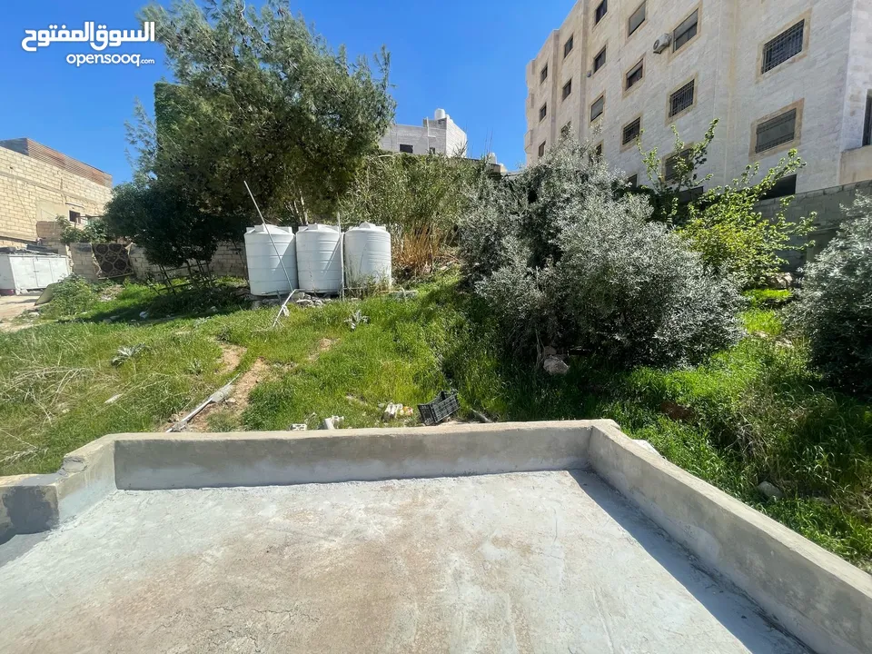 بيت مستقل للبيع ارض (حجه) مش قوشان طبربور مع ارض مساحه 745