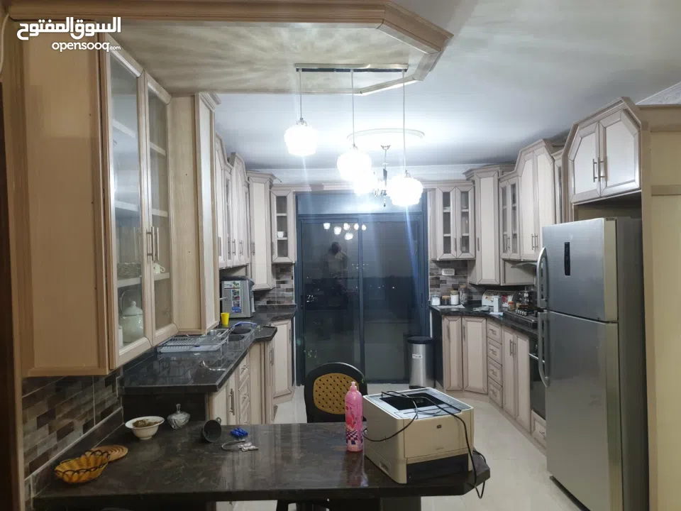 شقة مفروشة للبيع / بيرزيت / مقابل الجامعة