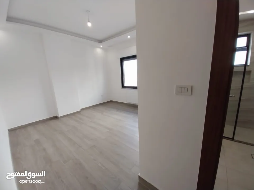 شقة غير مفروشة للإيجار ( Property 39966 ) سنوي فقط