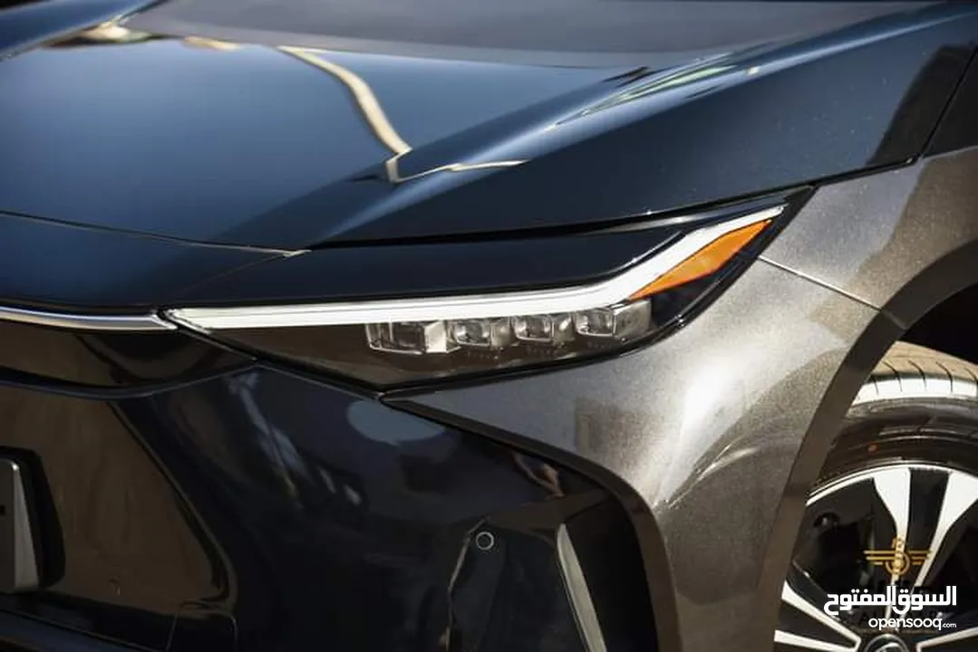لون اسود Toyota BZ4X موديل 2023 تلقائي + مكيف هواء مزدوج