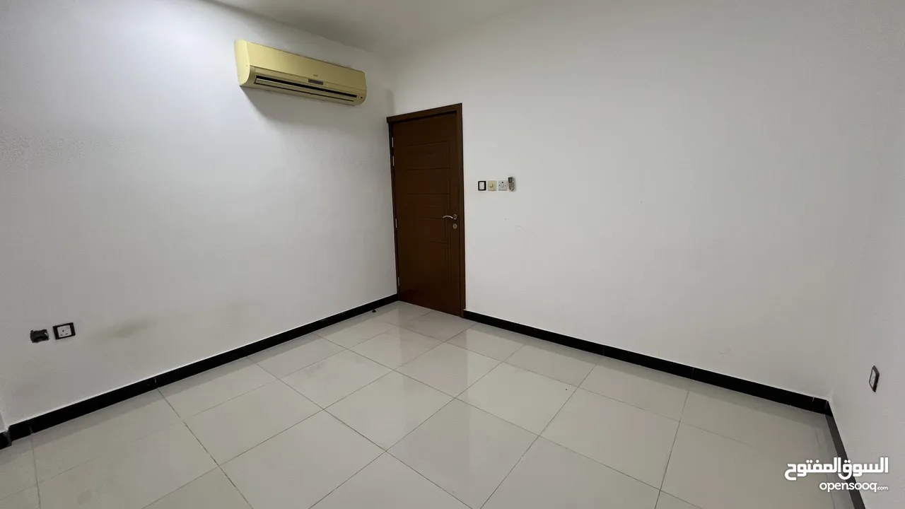 غرفة في الموالح Room in AlMawalih