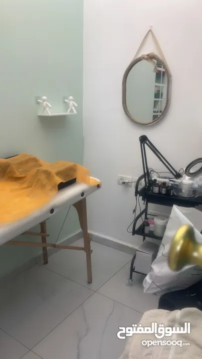 غرفة بمركز تجميل للايجار