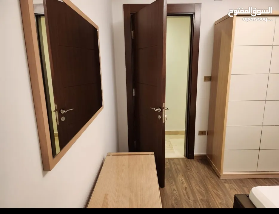 شقه دبل سوبر ديلوكس في دير غبار في حاله فوق الممتازه مؤثثه  جزئي غير مستخدمه الا لفتره قصيره للبيع