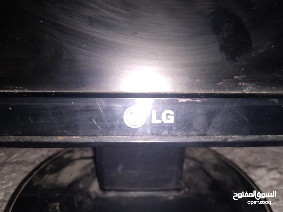 شاشه LG استعمال خفيف للبيع قابل للتفاوض