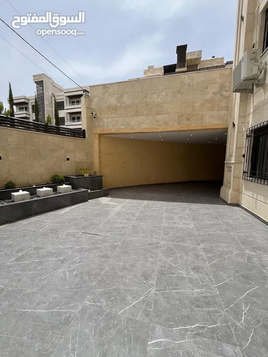 شقة للبيع في ضاحية النخيل بتشطيبات مميزه