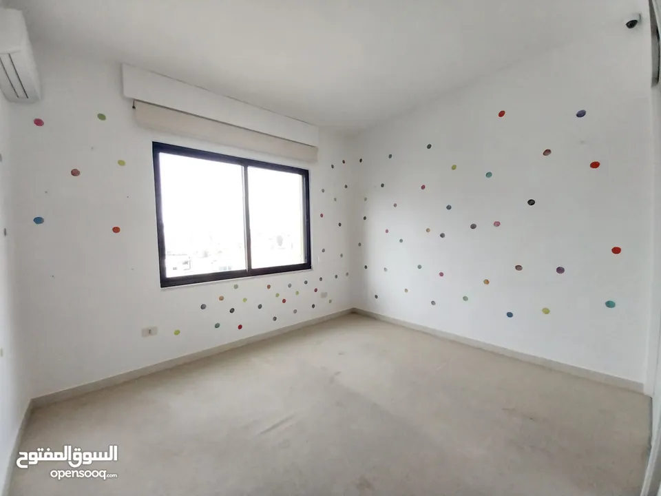 شقة غير مفروشة للإيجار 375م2 ( Property 19249 )-175072681
