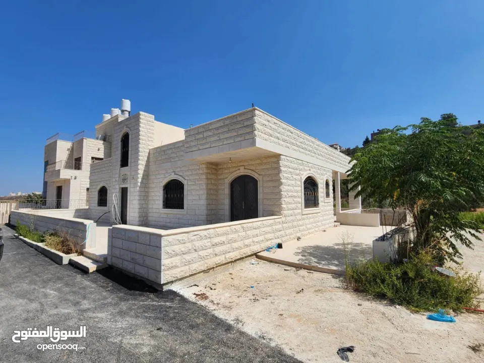 فلل للبيع  في منطقة سردا