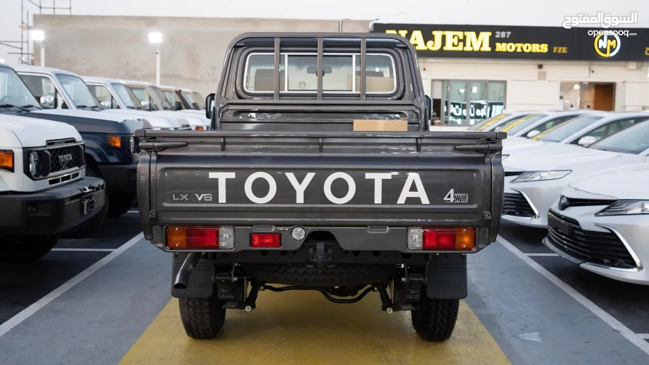 Toyota Land Cruiser Pickup Lx V6