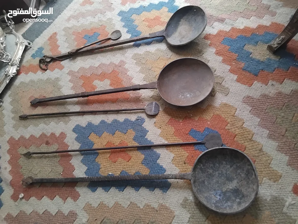 مجموعه مميزه من التحف