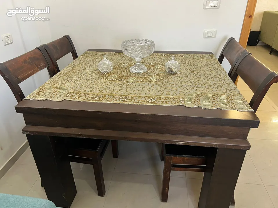 طاولة خشب زان
