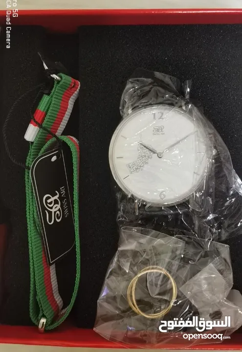 للبيع ساعه سويسرية جديدة لم تستخدم بها خارطةالسلطنة For sale, a new Swiss watch