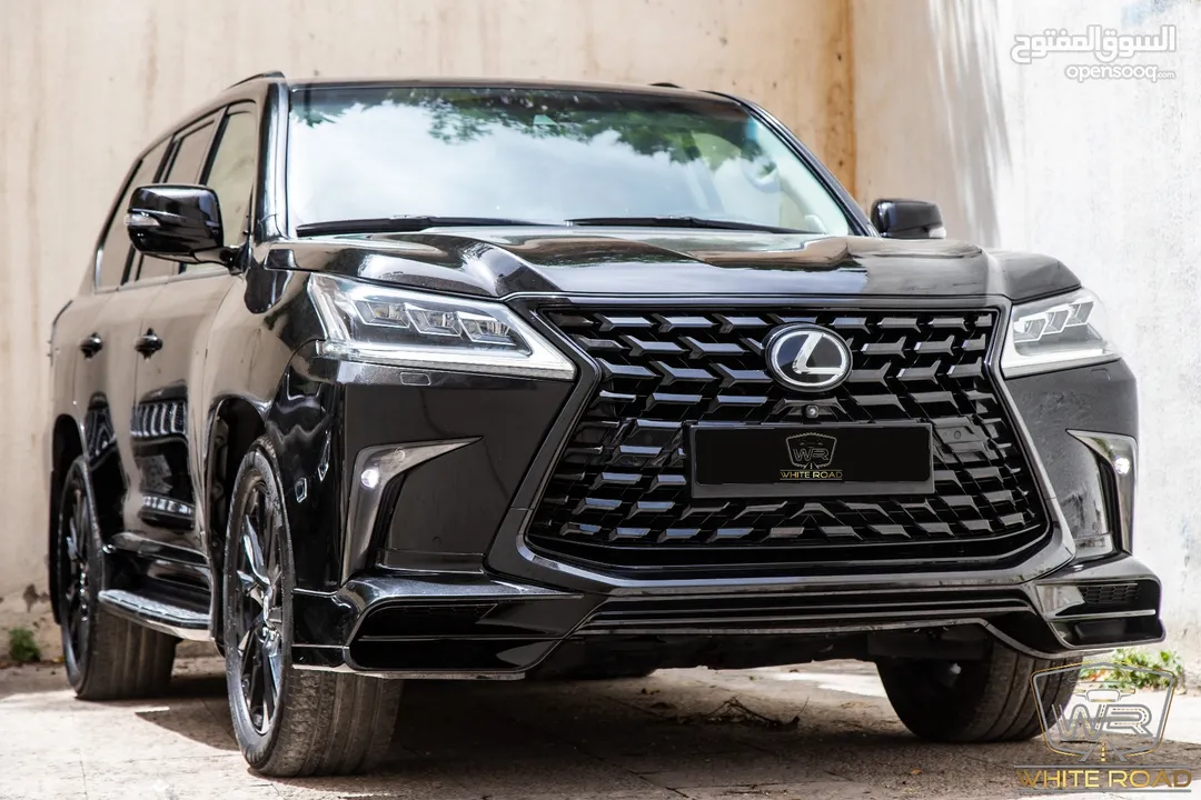 Lexus Lx570 2016 Black Edition S   السيارة وارد الشركة و مميزة جدا ولا تحتاج إلى صيانة