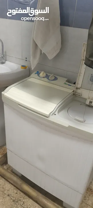 محل دراي كلين ومخيطه للبيع