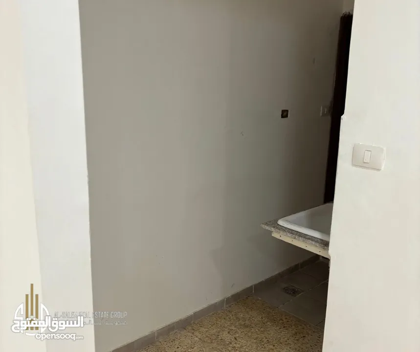مكتب للإيجار شارع الإرسال