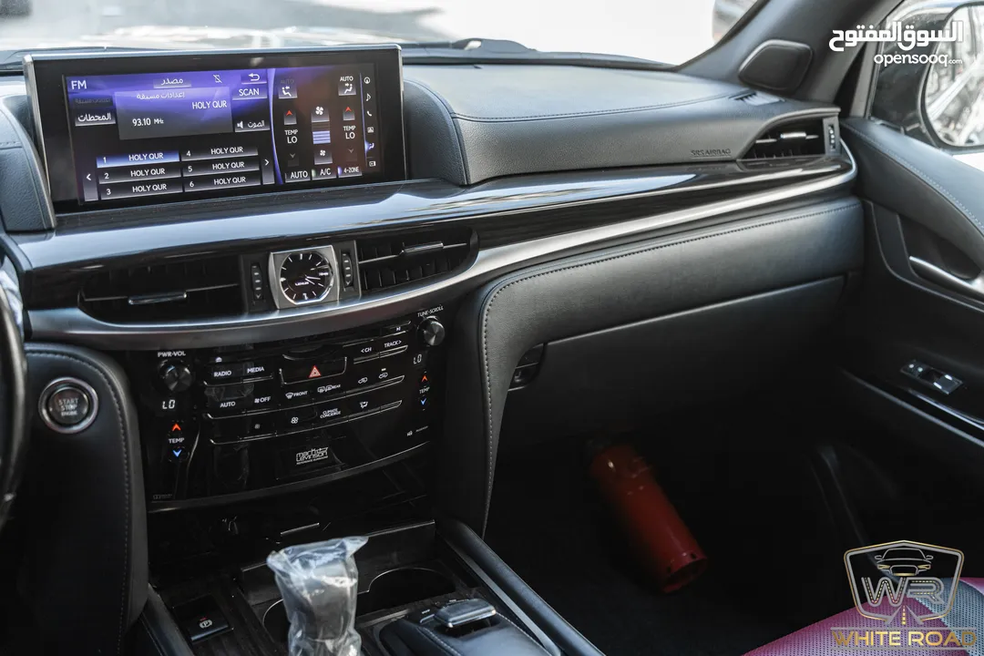Lexus Lx570s 2019   السيارة وارد الشركة و قطعت مسافة 123,000