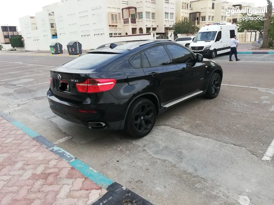 BMW x6 Gcc black edition