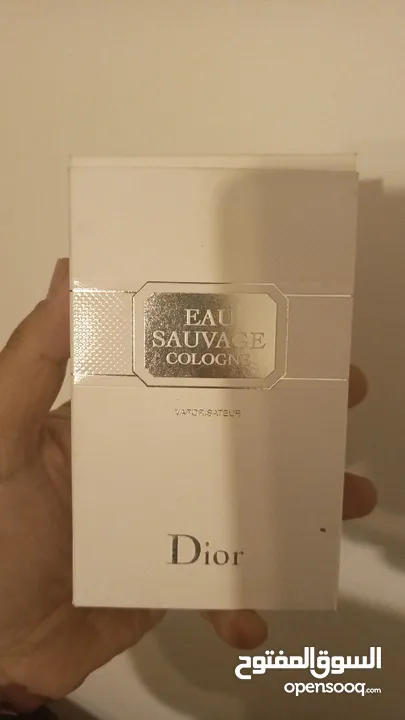 عطور جديده بتغليف شركتها للبيع وبعضها مستخدم منه أو مأخوذ منه تقسيمات