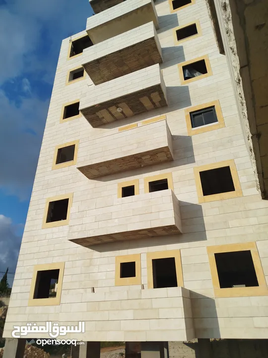 شقتين للبيع بإطلاله جميلة ومنطقة راقية