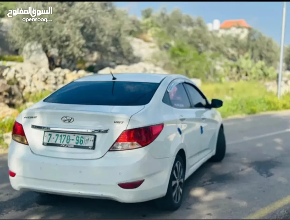 هونداي اكسنت 2013 اصل برايفت للبيع ماطور 1600 ديزل سيارة نخب فحص نظيف ضربات خفيفة اتومات