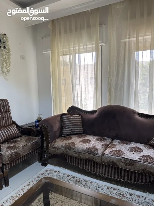 طقم كنب وطاولات عدد 3