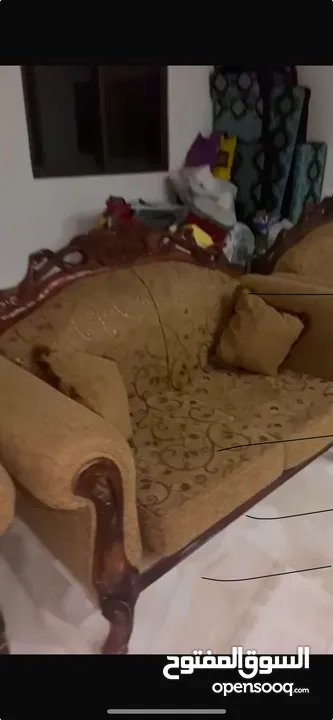 طقم كنب مستعمل بحاله جيدة
