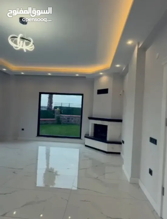 فيلا فاخرة بإطلالة بانورامية للبيع في إزميت – تركيا