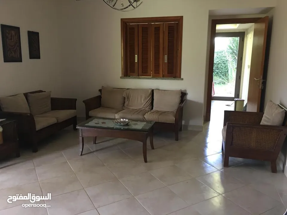 فيلا استاند الوان في مراسي اريزو مع إطلالة على البحيرة وحمام السباحة