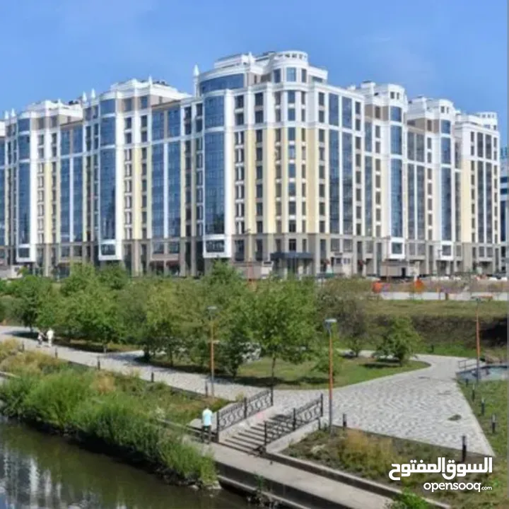 شقه عظم للبيع للسكن العائلي مع إمكانية التشطيب بإشراف هندسي كامل باطلال خلابه شماليه غربيه