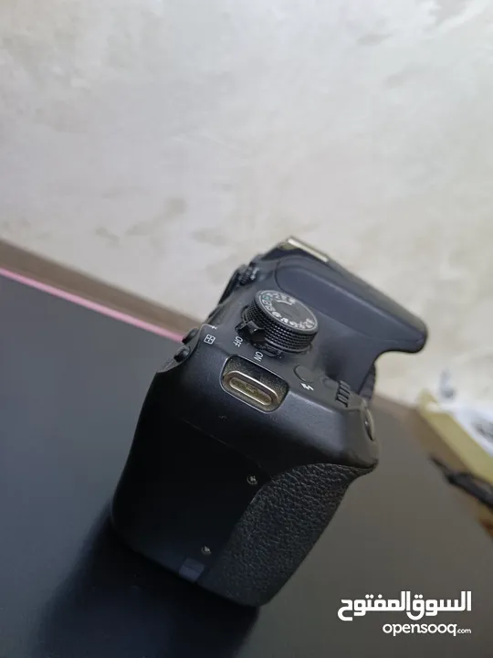 Canon 7D  Canon 1200D بحاله ممتازه