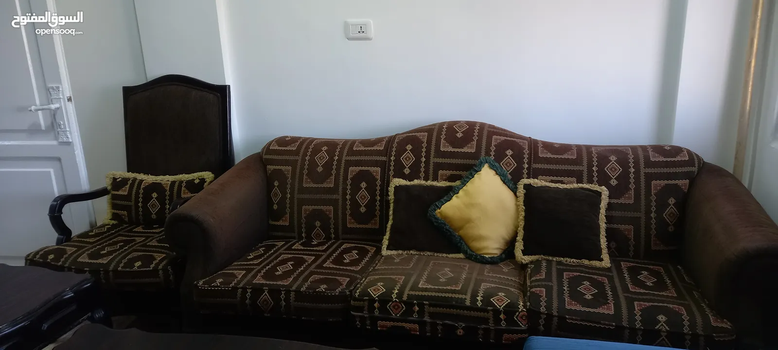 طقم كنب وطاولات خشب زان