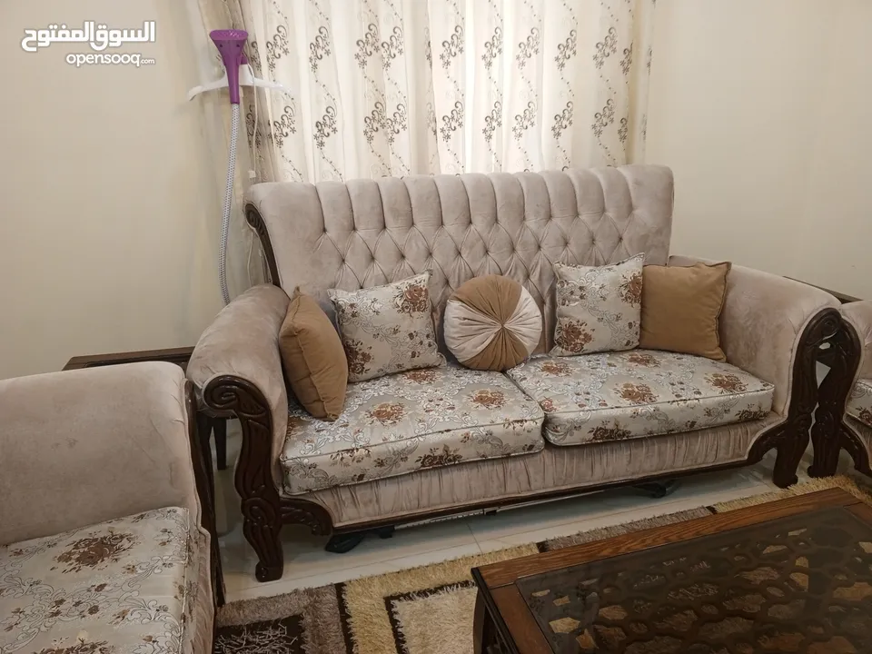طقم كنب تفصيل للبيع