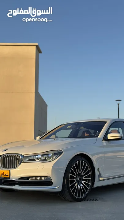 BMW 750 LI 2017 very clean under warranty